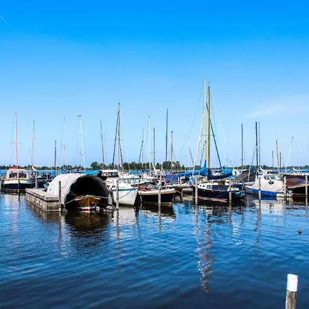 Βίλα Tasteful At The Loosdrechtse Plassen *