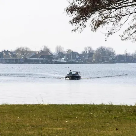 Βίλα Tasteful At The Loosdrechtse Plassen *