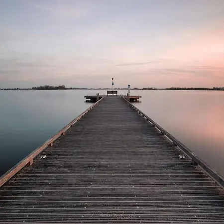 Βίλα Tasteful At The Loosdrechtse Plassen Nieuw-Loosdrecht